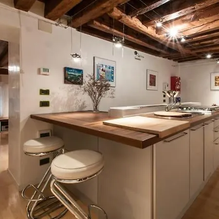Bellissimo In Palazzo Storico Lägenhet
